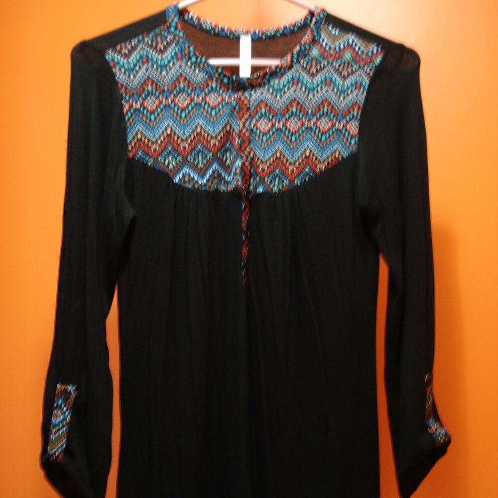 Multicolor Geo Print 3-Quarter Sleeve Top for casual wear. Polyester/Rayon.